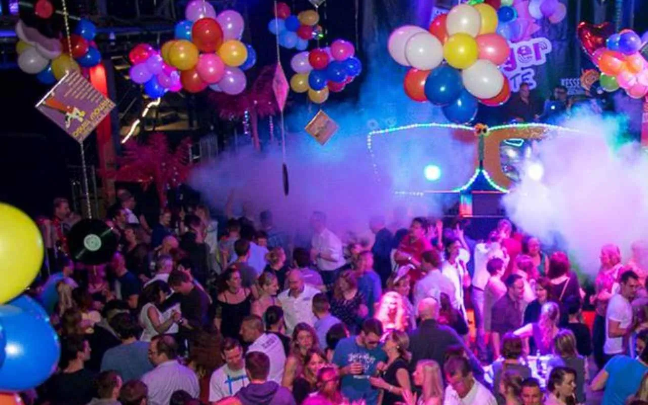 Die große 80er & 90er ALL INCLUSIVE Silvester Party