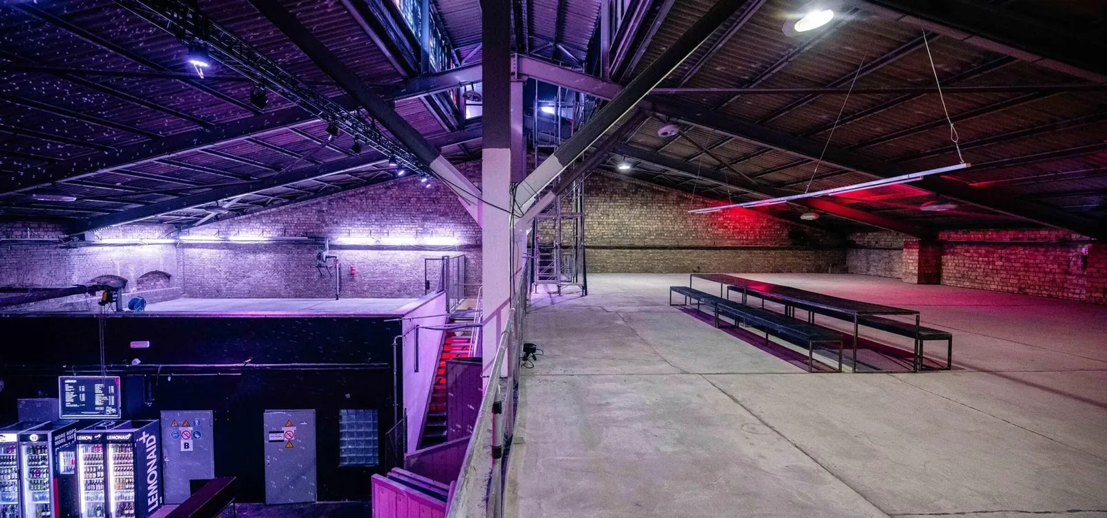 Napoleon Komplex mit Discokugel