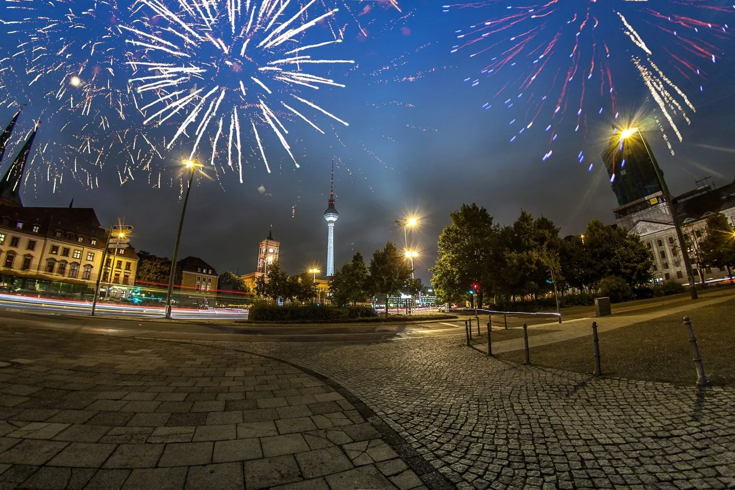 Feuerwerk über der Alten Münze am Alexanderplatz