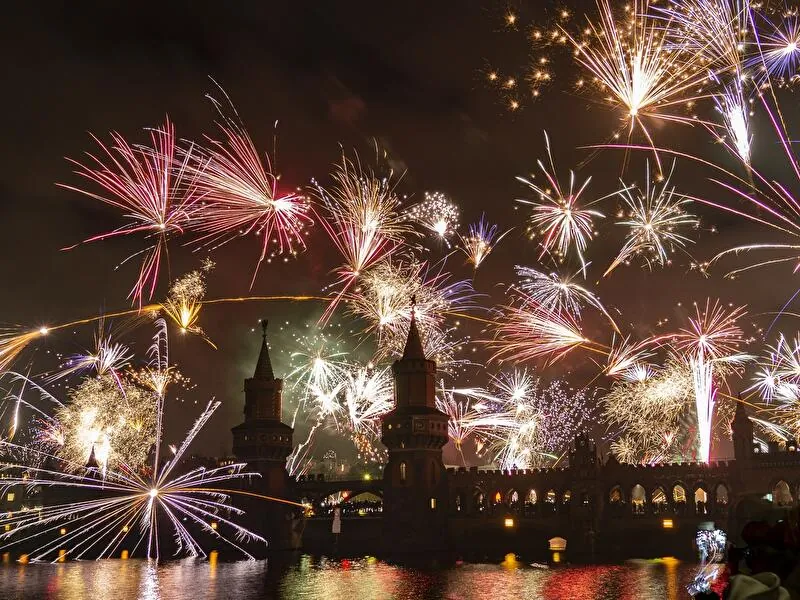 Feuerwerk über der Oberbaumbrücke